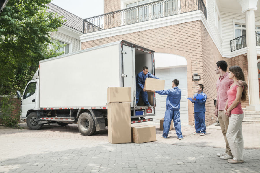 9 Reasons it is worth it to hire movers